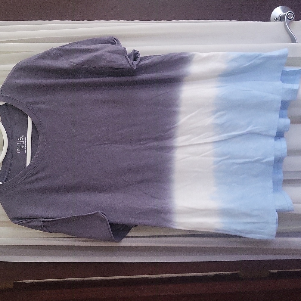 Women's XL Time and Tru blue white ombre tee shirt
